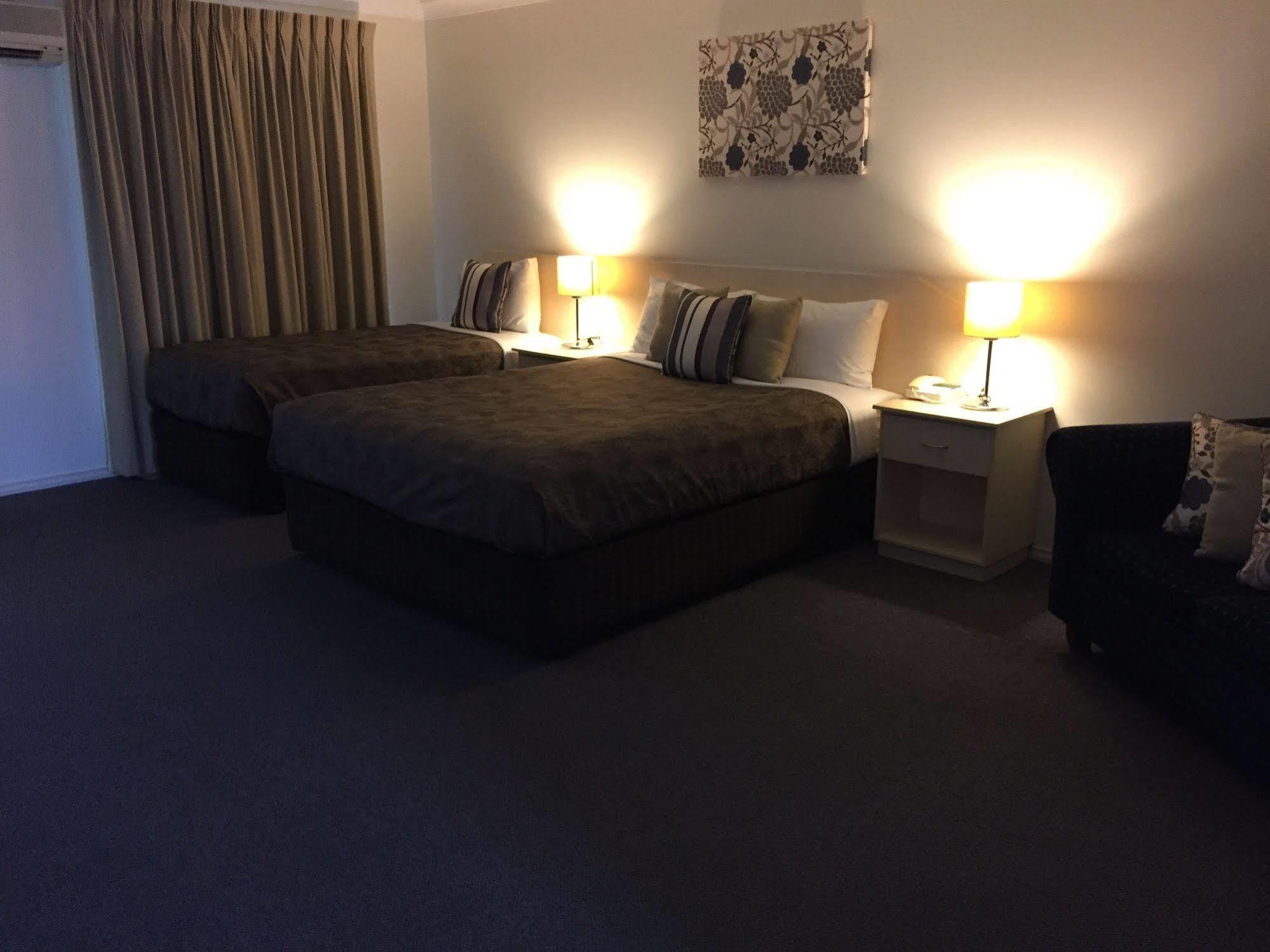 Tuckerbox Motor Inn Gundagai Dış mekan fotoğraf